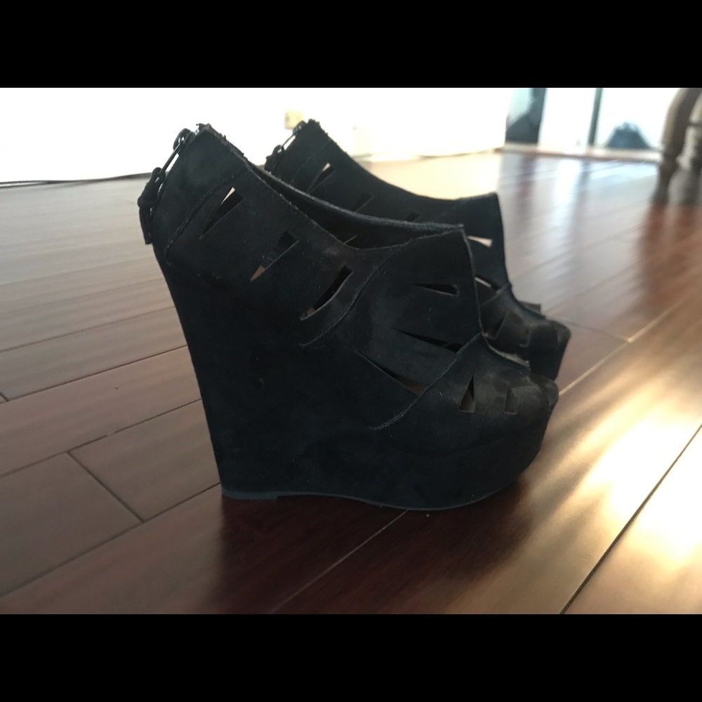 High Black Wedges / Heels DEB